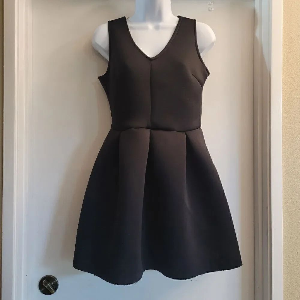 Romeo and Juliet Couture neoprene fit and flare skater dress